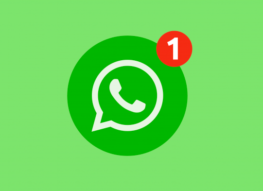 Cuando todo el pueblo comparte grupo de WhatsApp: noticias, reencuentros y un “Blablacar” rural